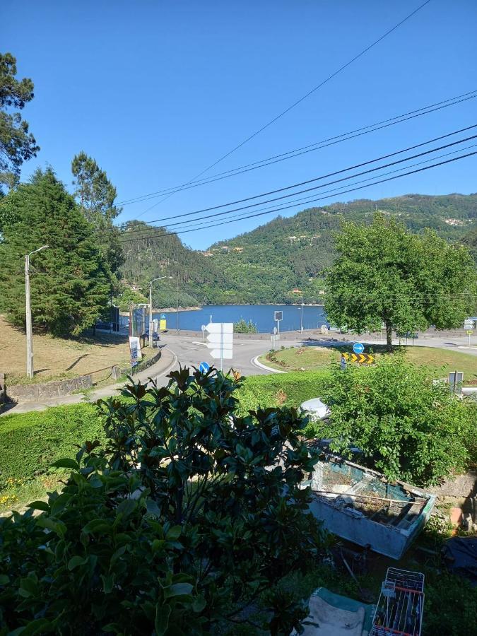 Sobreiro Apartamentos Rio Caldo 外观 照片