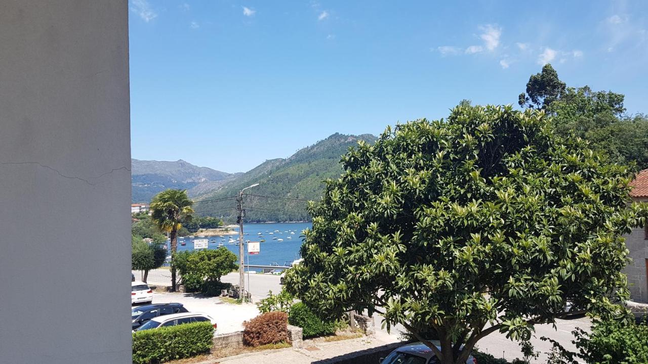 Sobreiro Apartamentos Rio Caldo 外观 照片